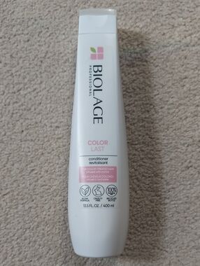 Biolage Color Last Conditioner - White with Pink Accents